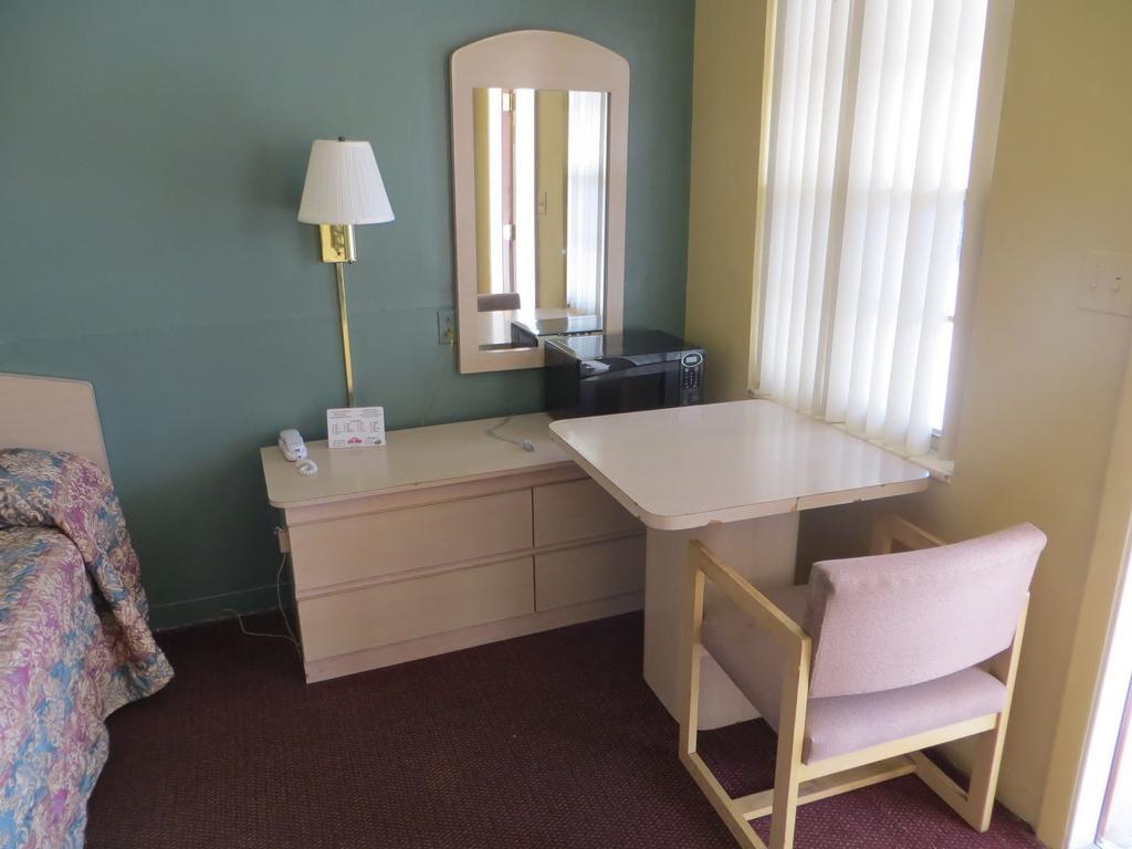 Travelers Inn Okeechobee Rom bilde